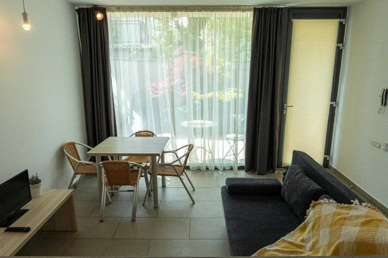 Aifen - Complet Utilate, Cu Gradina Proprie, Pentru Familii, La 2 Pasi De Plaja Appartement Eforie Nord
